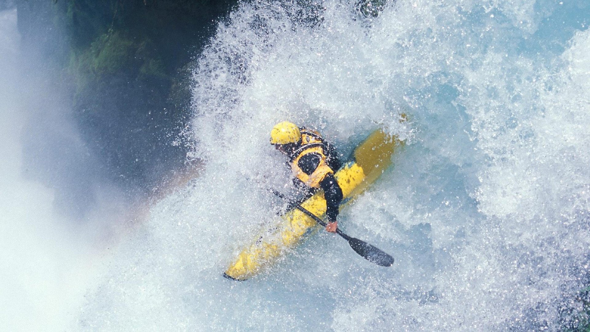 9游游戏官网-世界杯巅峰对决：激烈战斗中诞生奇迹瞬间，世界杯殿堂十大经典对决