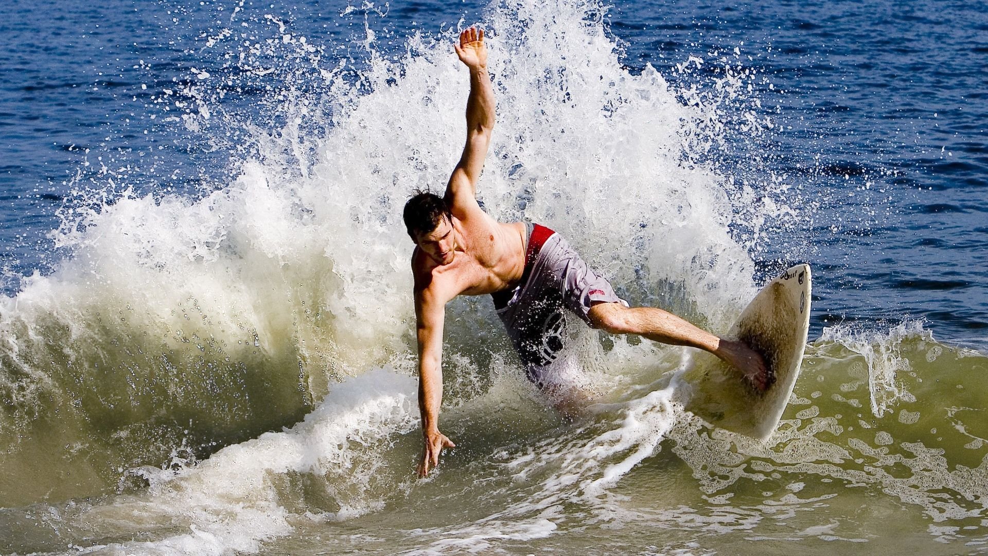 WBO女子拳王战 中国女拳手点数获胜 创造亚洲新纪录